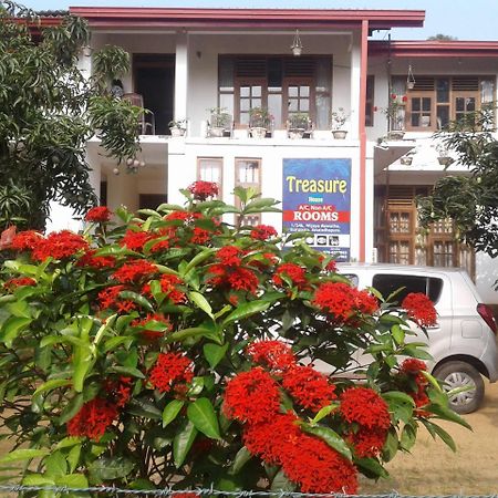 Treasure House Tourist Rest Hotel Anuradhapura Exterior photo